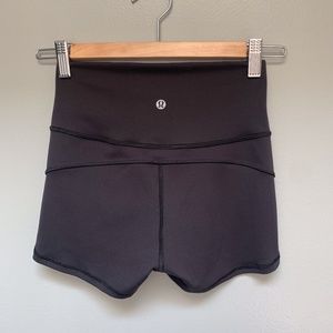 lululemon In Movement Short - Everlux 2.5"